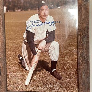 AUTOGRAPHED JOE DI MAGGIO PHOTO